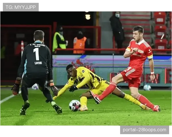 即时战报:斯图加特半场2-0领先门兴,吉拉西头球破门 即时战报:斯图加特半场2-0领先门兴,吉拉西头球破门